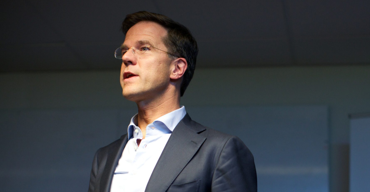 <p>Deze foto is gemaakt tijden een Werkbezoek van o.a. Minister-president Mark Rutte bij de Dutch Game Garden in Utrecht.
</p><p>Deze serie foto's is donationware: ze zijn niet gemaakt in opdracht en zijn wél beschikbaar onder een Creative Commons BY licentie. 
</p><p>Maak je gebruik van (één van) deze foto's dan wordt een bijdrage zeer op prijs gesteld. 
</p>
Dat kan via Paypal naar e-mail adres sebastiaan@ter-burg.nl of Rabobank rekening 360247644. Neem even per e-mail contact op als een factuur gewenst is. Een Amazon Gift Card is ook altijd welkom.