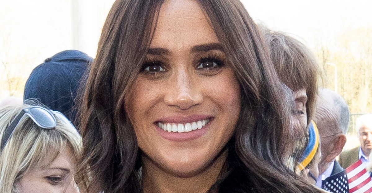 Team U.S. competitors and Meghan, The Duchess of Sussex at a welcome event, April 15, 2022 at the U.S. Embassy in The Hague. The event, hosted by the U.S. Embassy in the Hague brought together the Ukrainian and U.S. competitors in preparation for the Invictus Games The Hague 2020 which are composed of 20 nations, over 500 military competitors, April 16-22, 2022. (U.S. Embassy Photo by George Deswijzen)