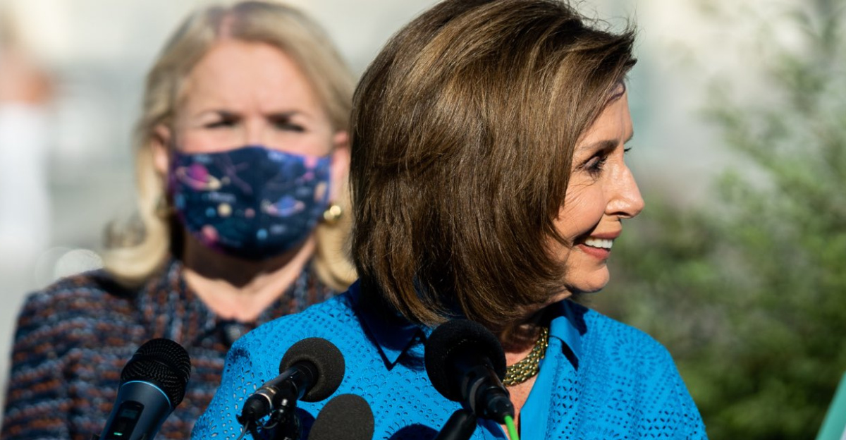 Proud to stand with @RepJudyChu & Members of the @ProChoiceCaucus before @HouseDemocrats’ passage of the Women’s Health Protection Act.
By passing this bill today, we reaffirmed this truth: every woman, everywhere, has the constitutional right to basic reproductive health care!