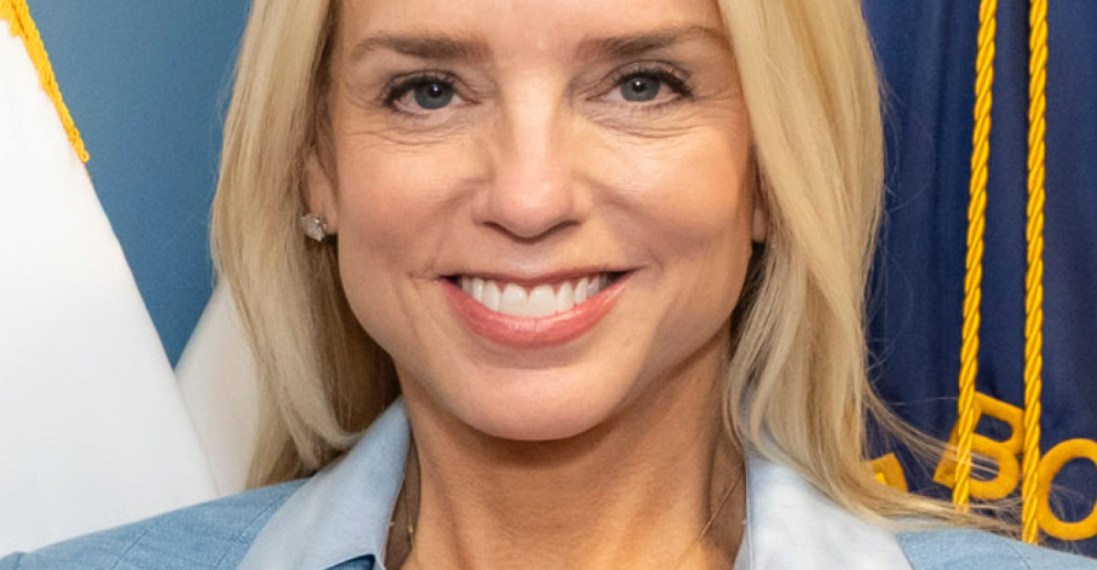 Department of Homeland Security DHS Secretary Kristi Noem meets with the Minister of Justice and Public Security of El Salvador Gustavo Villatoro Ambassador for El Salvador to the U S Milena Mayorga Minister of Defense for El Salvador Rene Merino and Advisor Damian Merlo at U S Customs and Border Protection Headquarters at the Ronald Reagan Building and International Trade Center in Washington D C April 14 2025 DHS photo by Tia Dufour