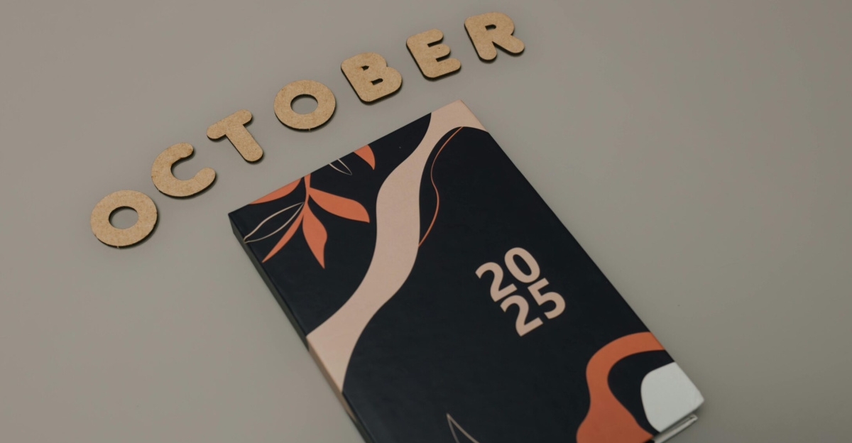 Stylish October 2025 planner with a modern design, perfect for organizing your schedule.