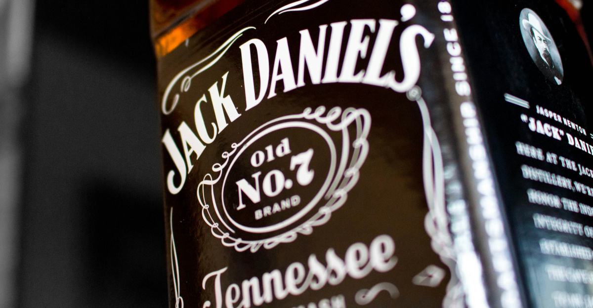 shallow focus photography of Jack Daniel's Tennessee bottle