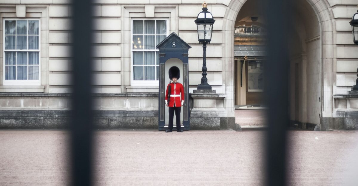 Royal Guard guarding the Buckingham Palace