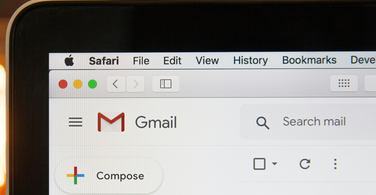 black laptop computer