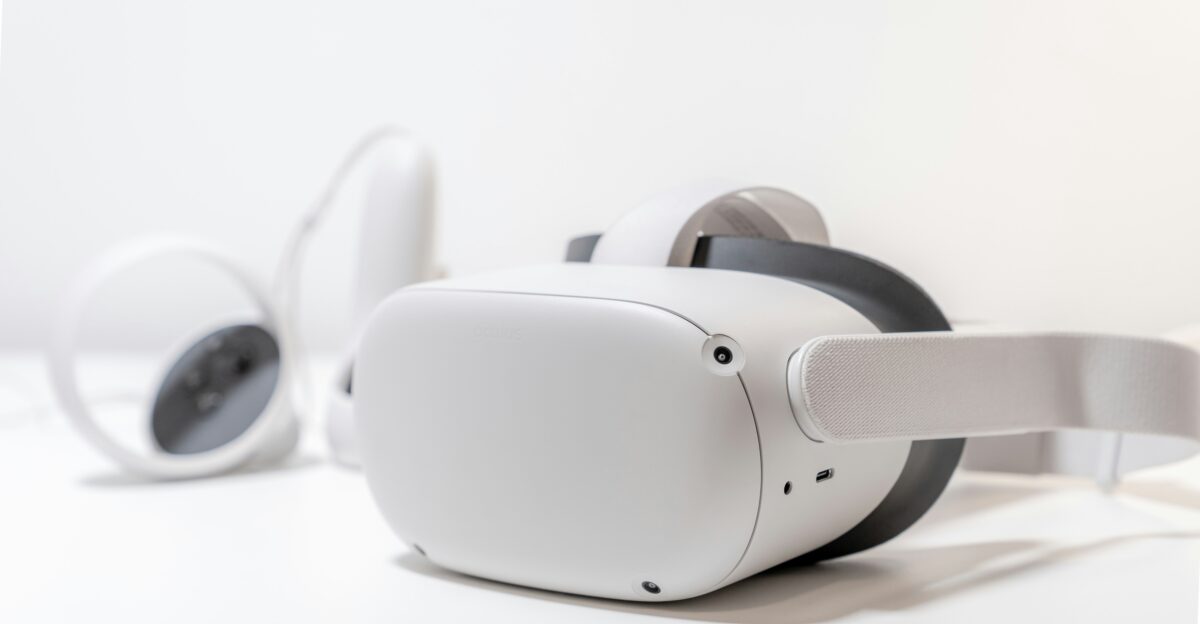 white and black beats by dr dre headphones