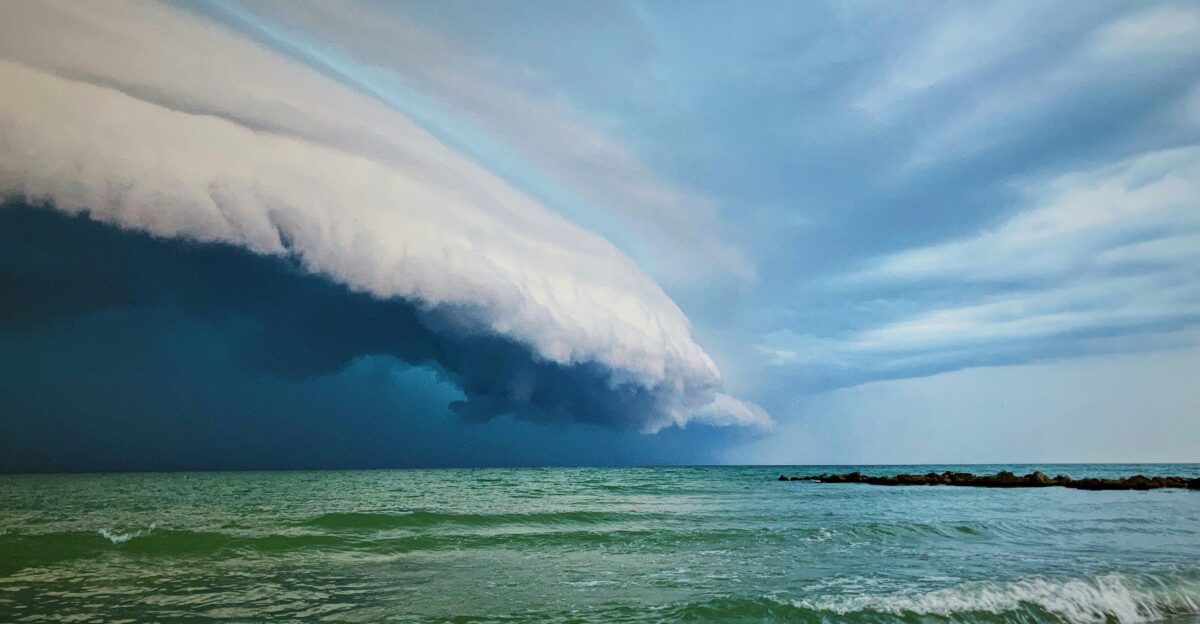 ocean waves under blue sky during daytime