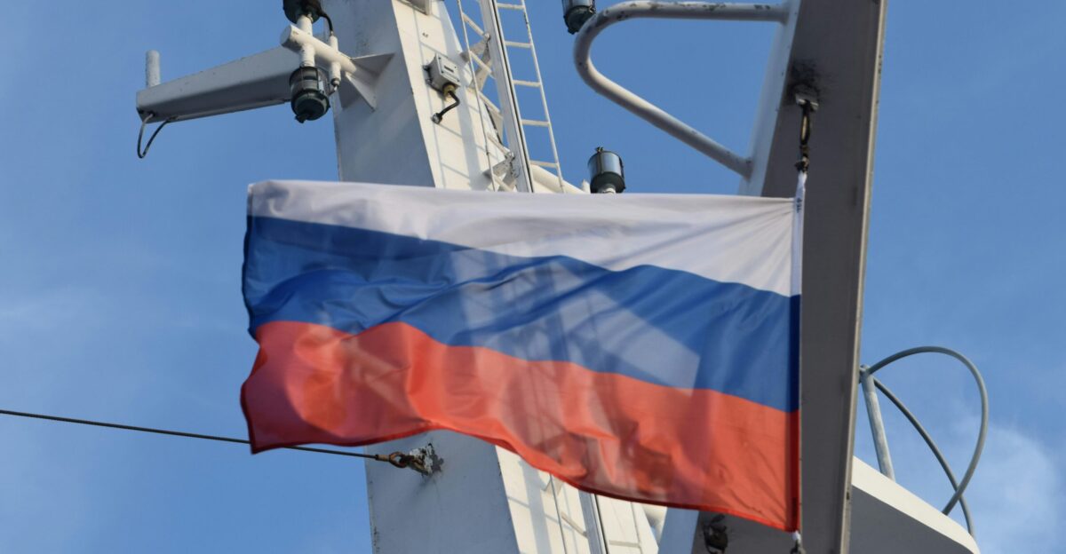 the flag of the country of the russian empire