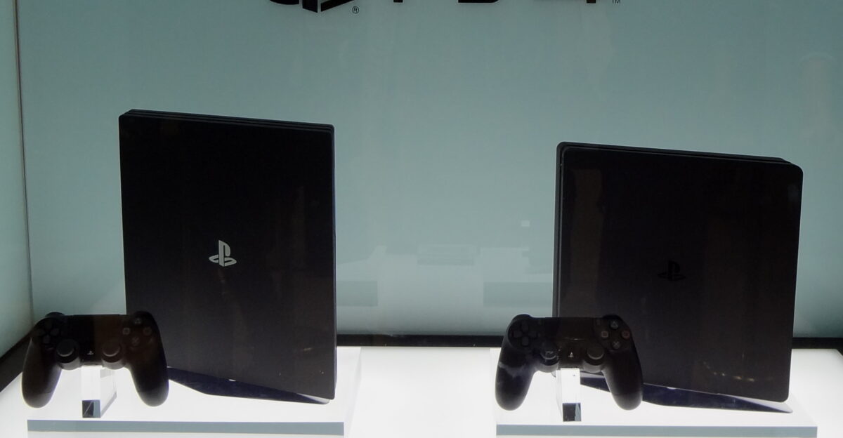 2016 PlayStation 4 Pro PlayStation 4 Slim