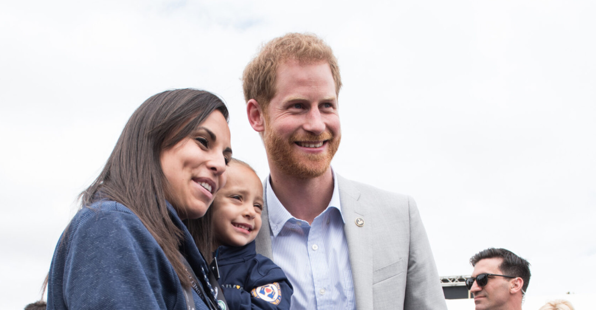 Prince Harry speaks with a Team U.S. family during the road cycling events of the Invictus Games Sydney 2018 in Sydney, New South Wales, Australia; Oct. 21, 2018. The Invictus Games are an international adaptive sporting event with current and former wounded, ill, or injured service members from 18 nations competing in 12 adaptive sports including; archery, athletics, indoor rowing, powerlifting, road cycling, driving challenge, sailing, sitting volleyball, swimming, wheelchair basketball, wheelchair rugby, and wheelchair tennis. (DoD Photo by U.S. Army Sgt. James K. McCann)