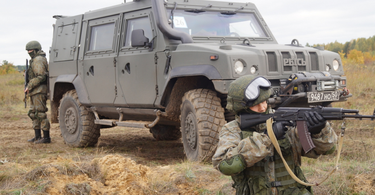 Russian Ground Forces soldiers and Iveco LMV