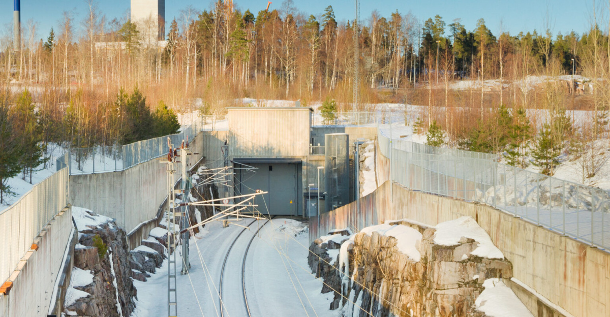 Savio Rail Tunnel (Savion rautatietunneli) entrance in Länsisalmi, Vantaa, Finland in 2021 February.