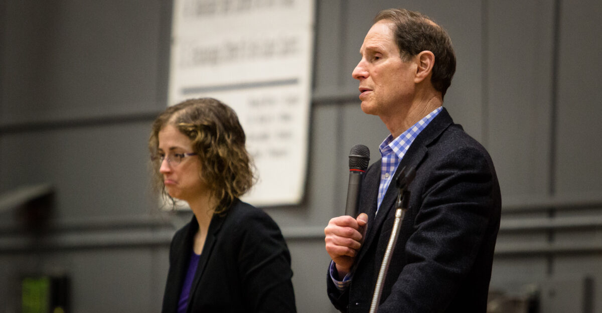 Town Hall - Ron Wyden Multnomah County Feb 25 2017 David Douglas H S Portland OR