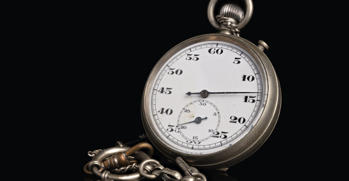 Focus stack of a vintage stopwatch Focus stack of 25 pictures with Helicon Focus