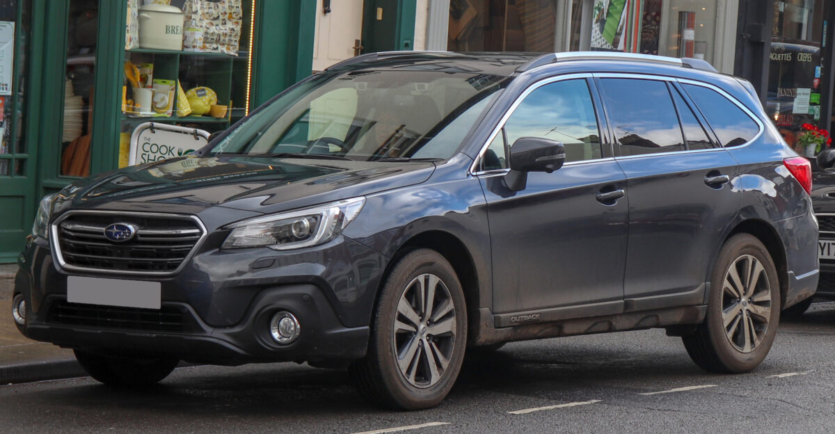 Subaru Outback SE Premium Symmetrical CVT 2 5 Front Taken in Leamington Spa