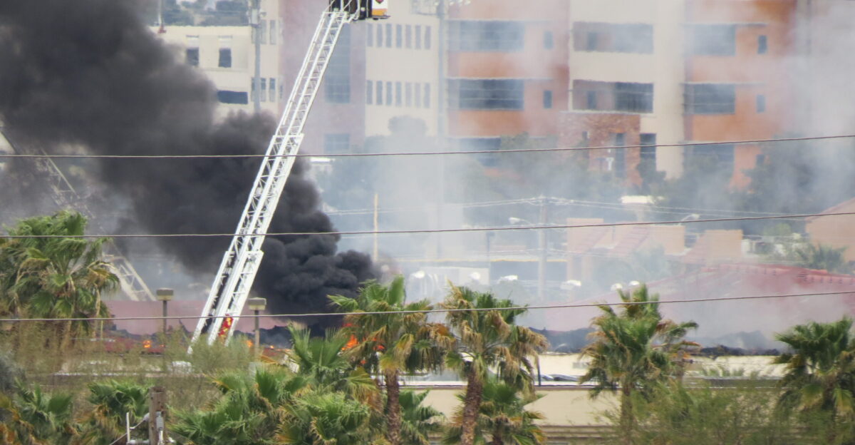 This afternoon there was a fire at the closed down Key Largo casino in Vegas We saw the smoke from Red Rock Canyon these photos were taken when we got back to the Flamingo from the Flamingo parking garage