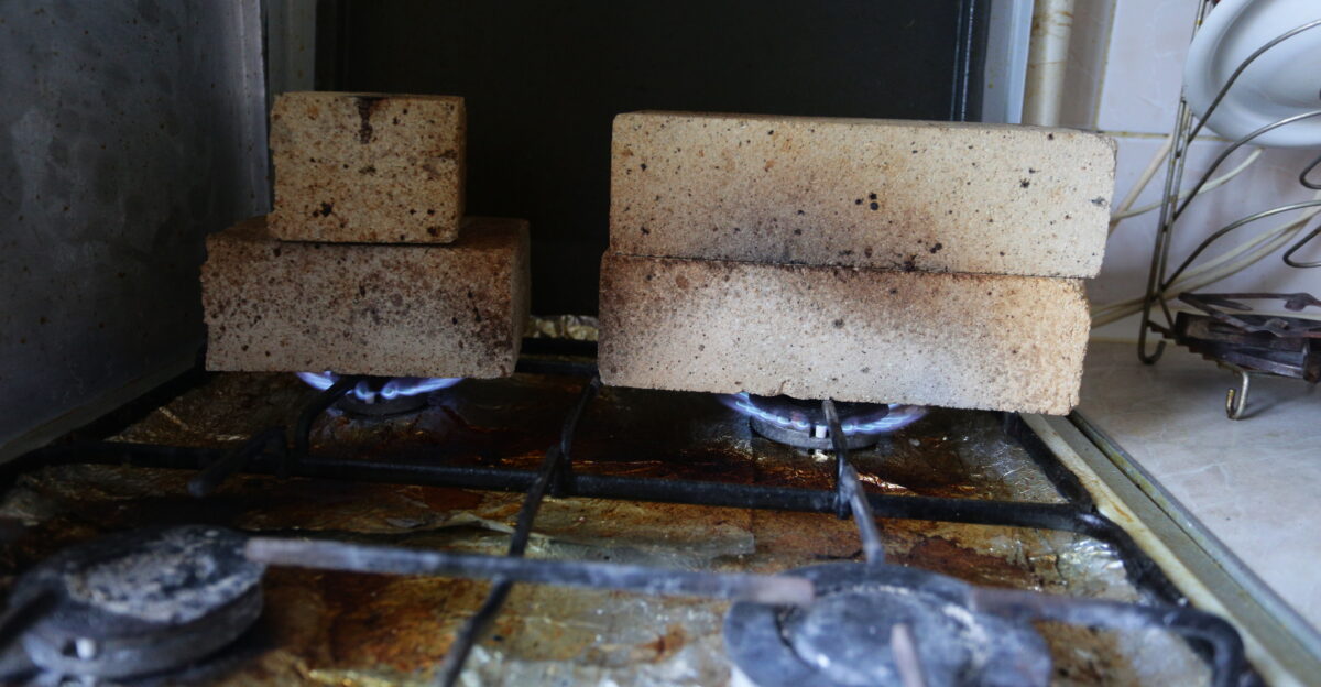 Families living in the conflict-affected areas try to keep their houses heated by putting bricks on the gas oven It is illegal but they are desperate to keep their children warm during these freezing months in eastern Ukraine UNICEF Ukraine 2015 Alexey Filippov
