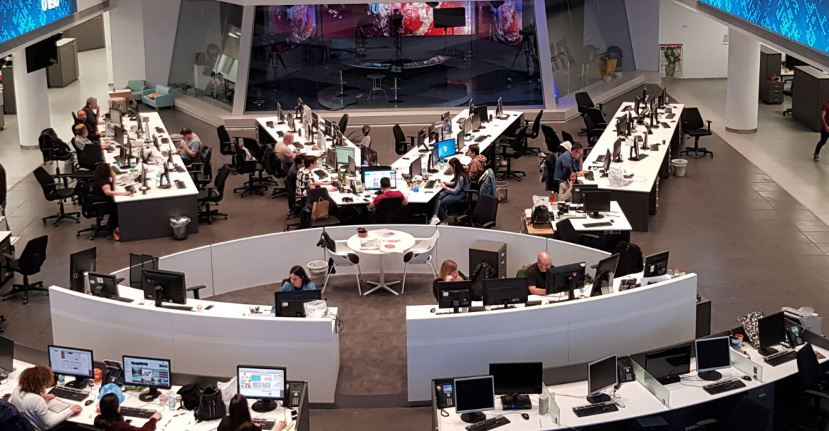 ynet editorial room